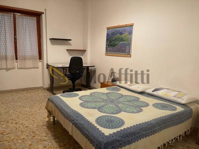 Stanza in appartamento in affitto a Latina