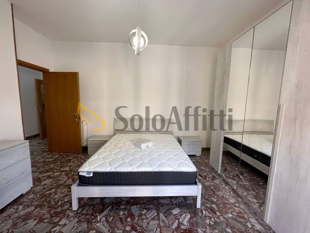 Stanza in appartamento in affitto a Latina