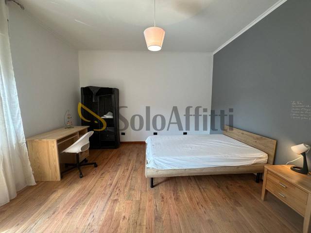 Stanza in appartamento in affitto a Latina