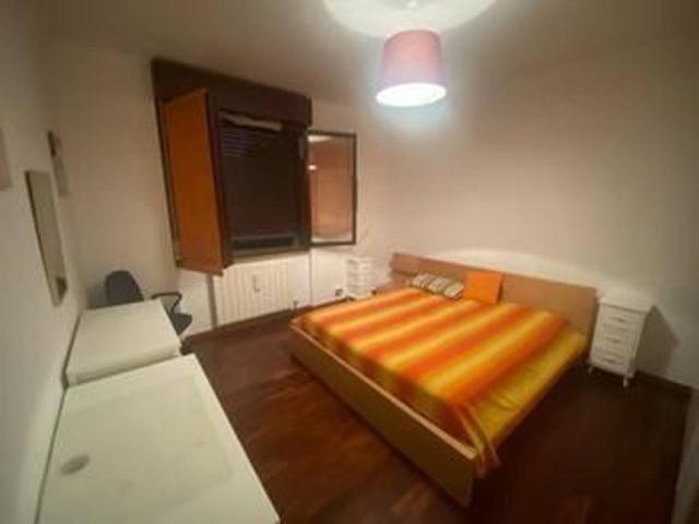 Stanza in appartamento in affitto a Lecco
