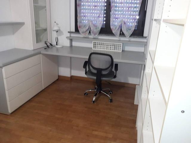 Stanza in appartamento in affitto a Milano
