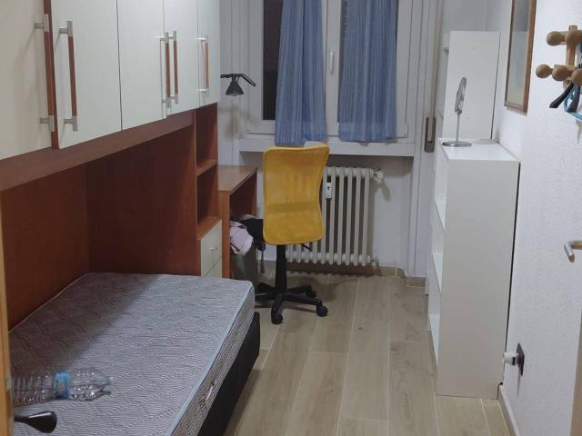 Stanza in appartamento in affitto a Milano