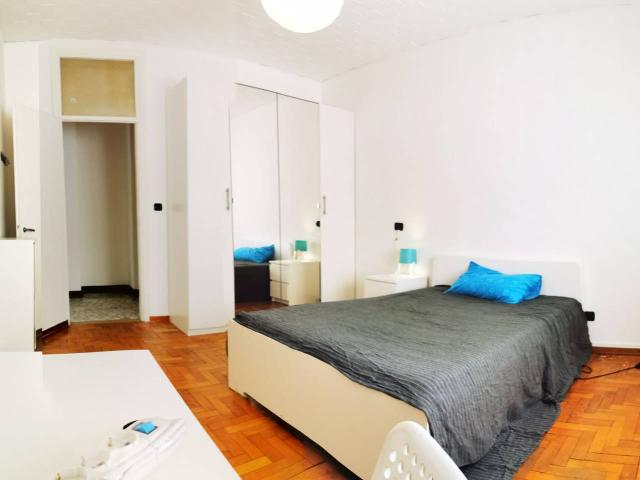 Stanza in appartamento in affitto a Milano