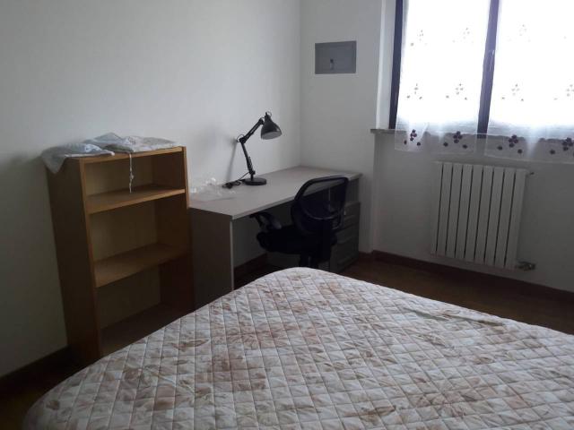 Stanza in appartamento in affitto a Milano