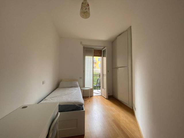 Stanza in appartamento in affitto a Milano