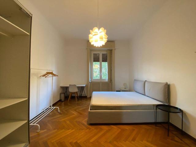 Stanza in appartamento in affitto a Milano