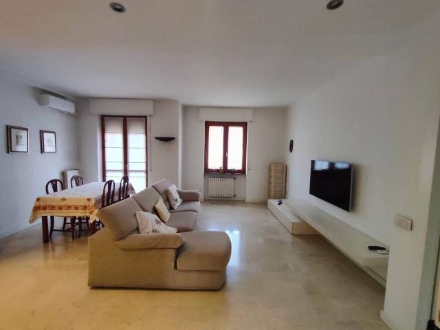 Stanza in appartamento in affitto a Milano