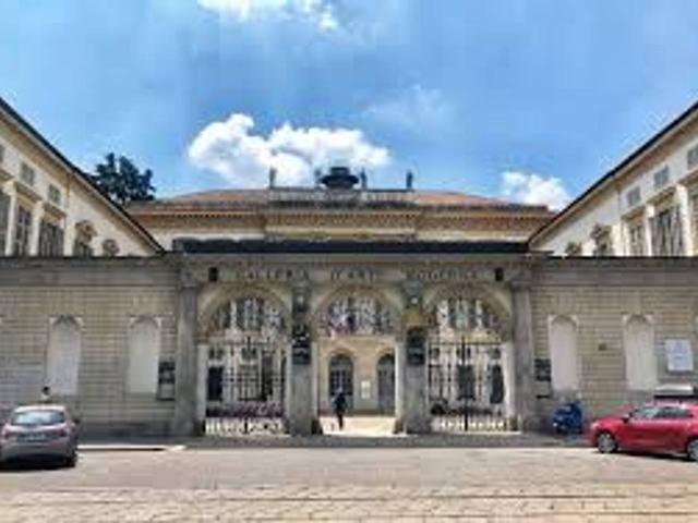 Stanza in appartamento in affitto a Milano