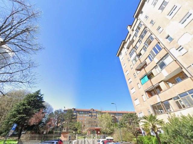 Stanza in appartamento in affitto a Milano