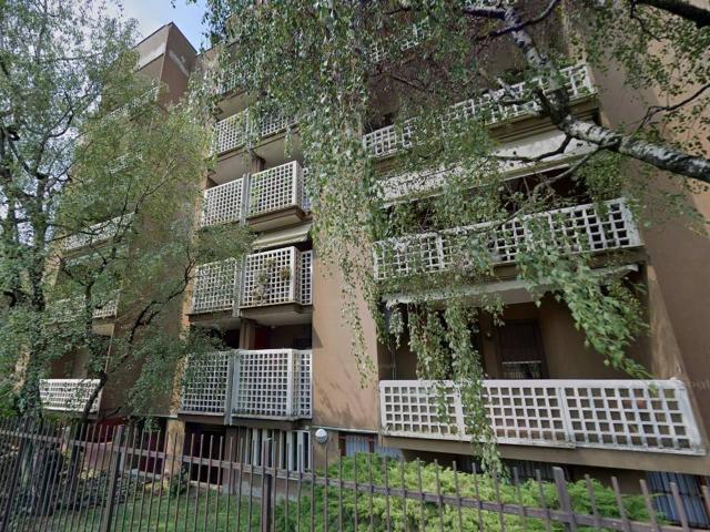 Stanza in appartamento in affitto a Monza