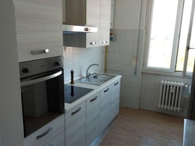 Stanza in appartamento in affitto a Muggiò