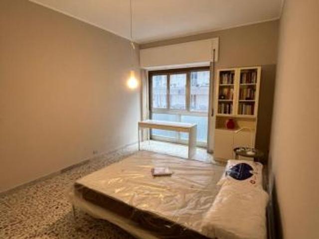 Stanza in appartamento in affitto a Napoli