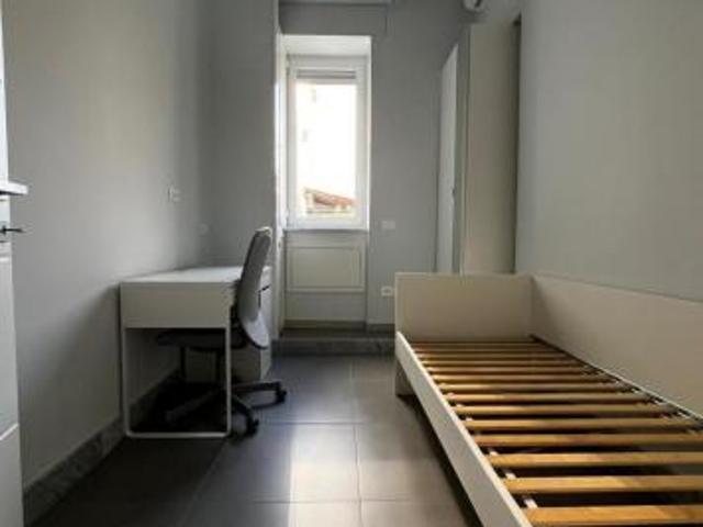 Stanza in appartamento in affitto a Napoli