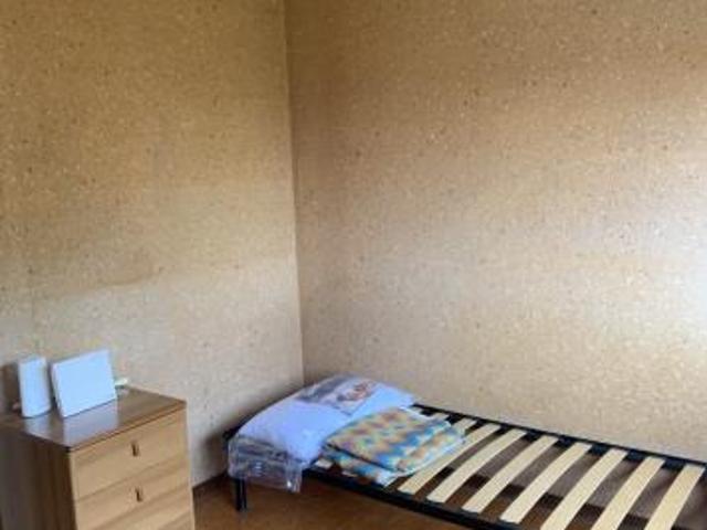 Stanza in appartamento in affitto a Novara