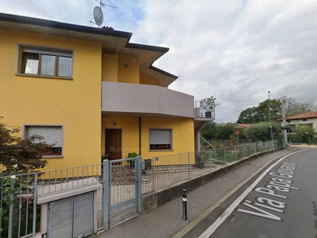 Stanza in appartamento in affitto a Orio Al Serio