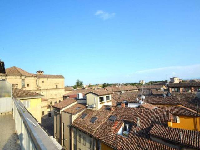 Stanza in appartamento in affitto a Parma