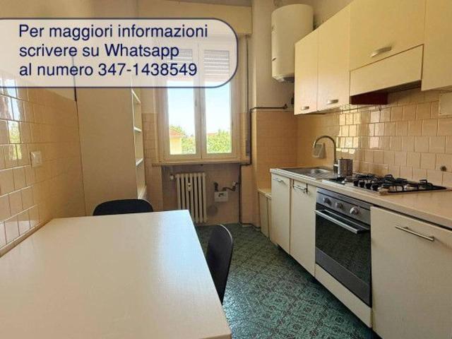 Stanza in appartamento in affitto a Parma