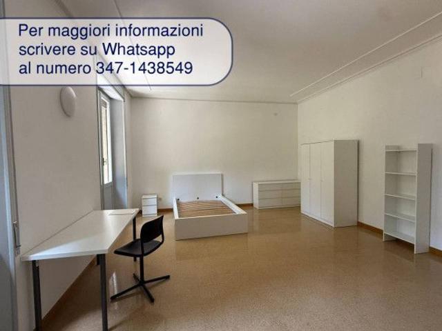 Stanza in appartamento in affitto a Parma