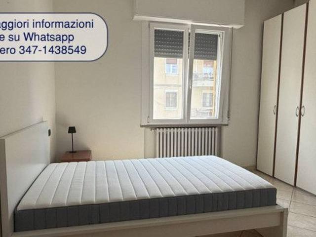 Stanza in appartamento in affitto a Parma