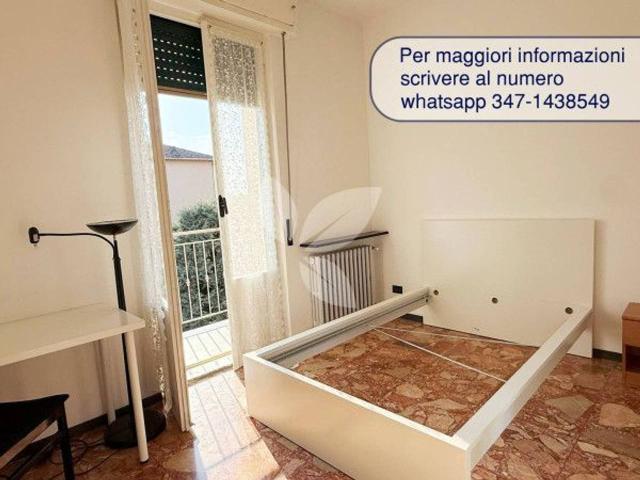 Stanza in appartamento in affitto a Parma