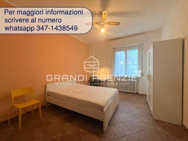 Stanza in appartamento in affitto a Parma