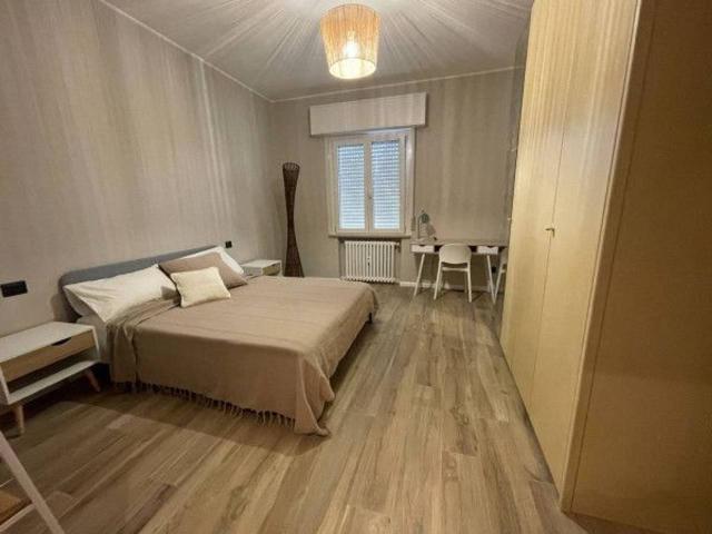 Stanza in appartamento in affitto a Parma