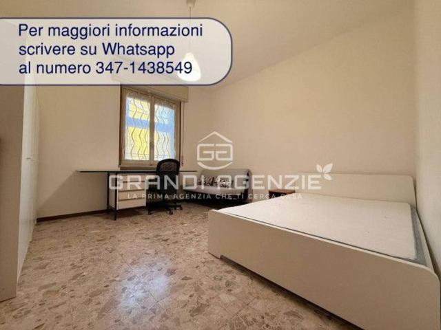 Stanza in appartamento in affitto a Parma