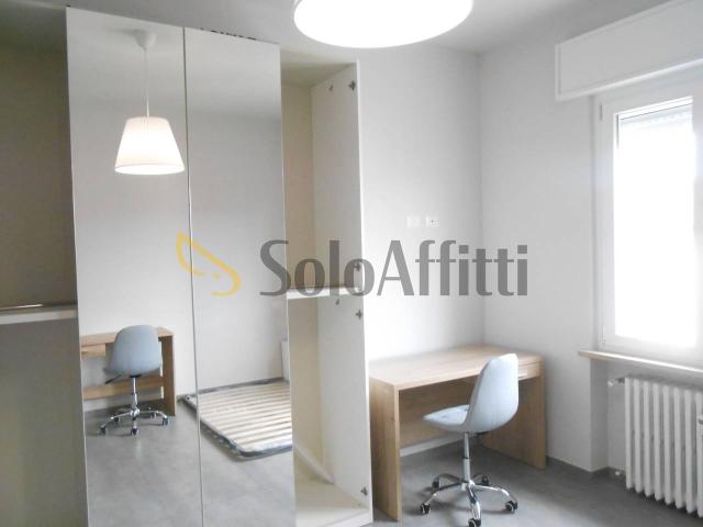 Stanza in appartamento in affitto a Pavia