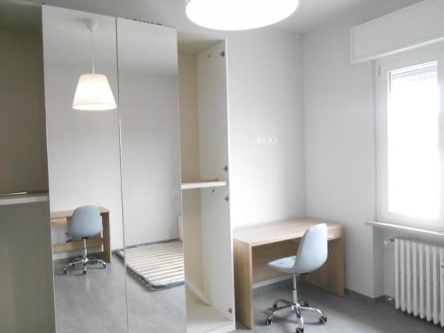 Stanza in appartamento in affitto a Pavia