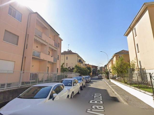 Stanza in appartamento in affitto a Pavia