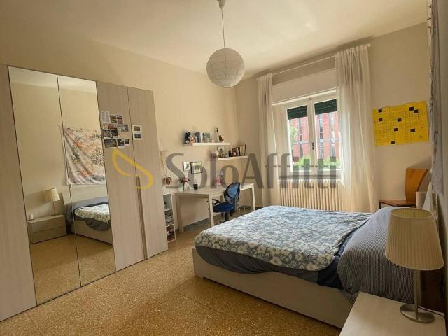 Stanza in appartamento in affitto a Pisa