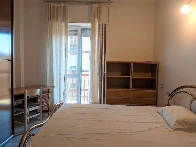 Stanza in appartamento in affitto a Seregno