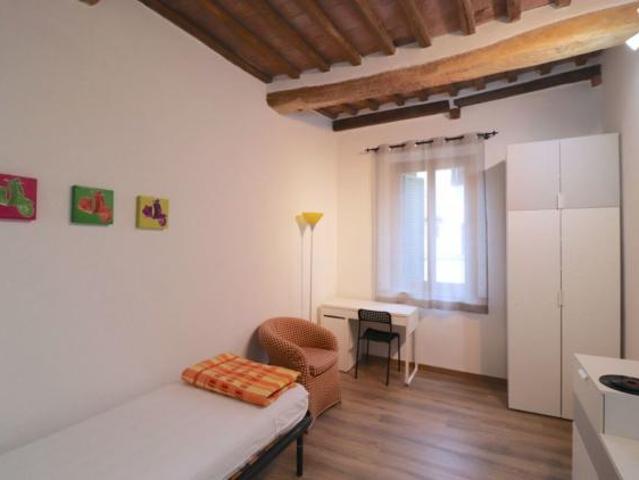 Stanza in appartamento in affitto a Siena