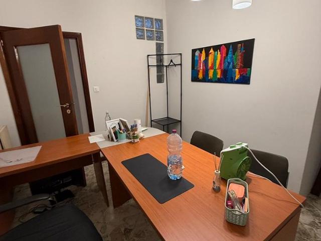 Stanza in studio professionale Corso Umberto