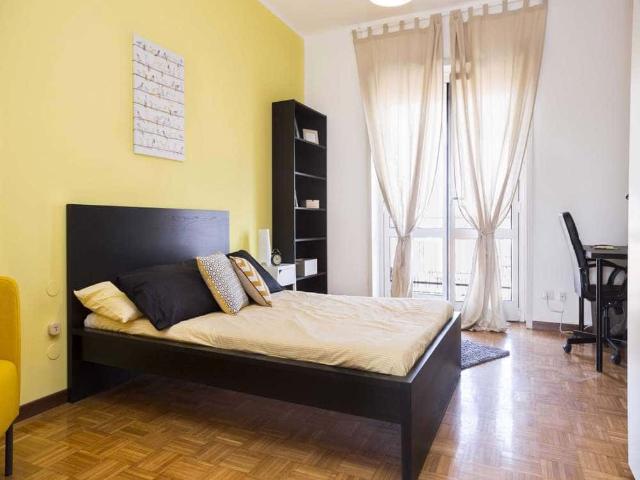 Stanza in Via Giulio Tarra