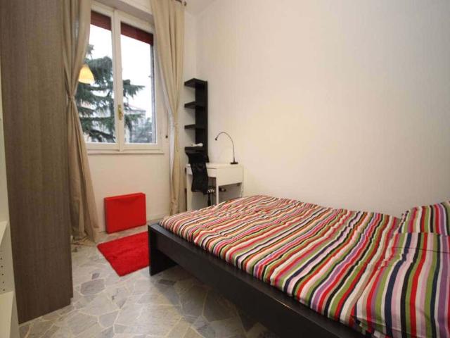 Stanza in Via Salvatore Barzilai