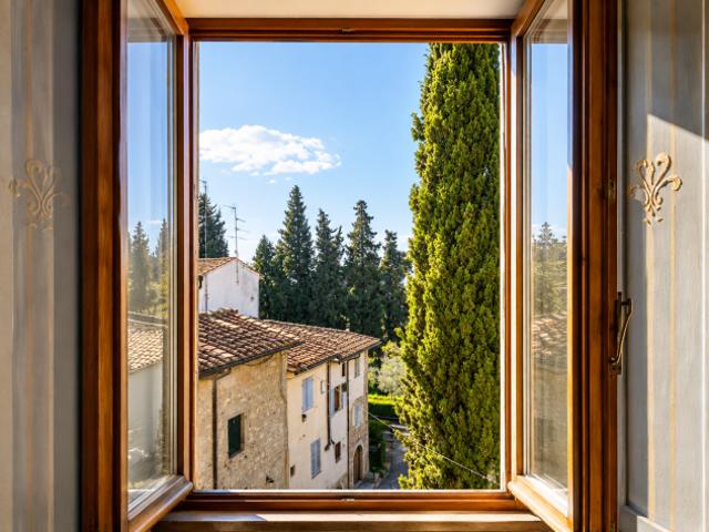 Stanza in villa in collina con giardino e parcheggio interno