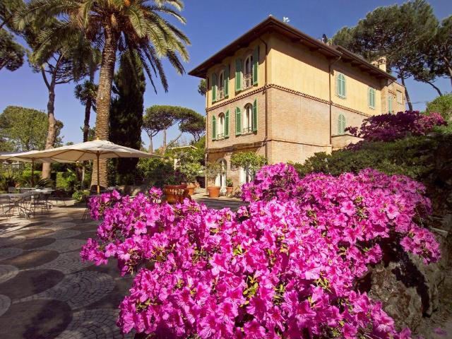 Stanza in villa in affitto a Roma