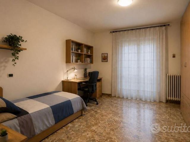 Stanza libera da subito in condizioni perfette
