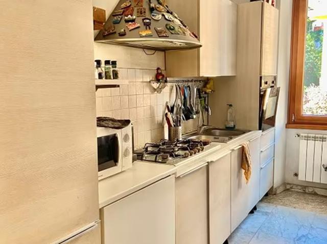 Stanza Matrimoniale con bagno a lavoratori a 650