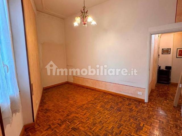 Stanza singola via Capodistria 15, Roma