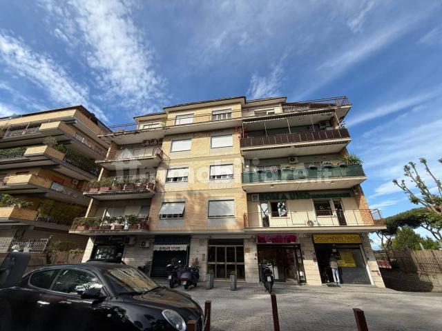 Stanza singola via Cassia 640, Roma