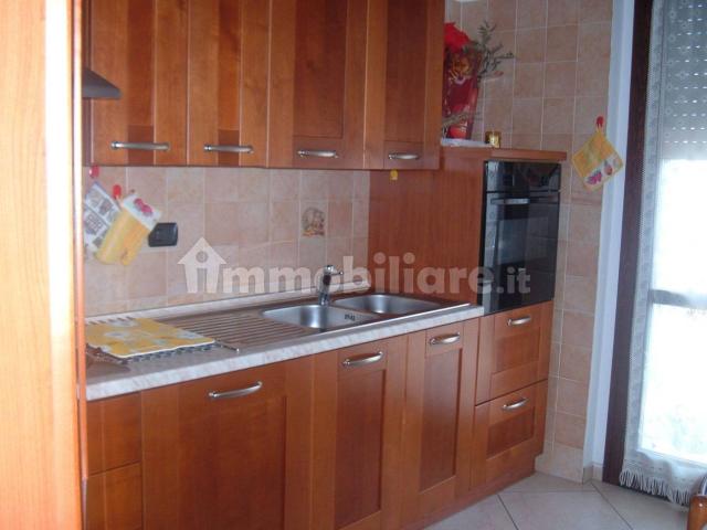 Stanza singola via Crotone traversa 3 2, Catanzaro