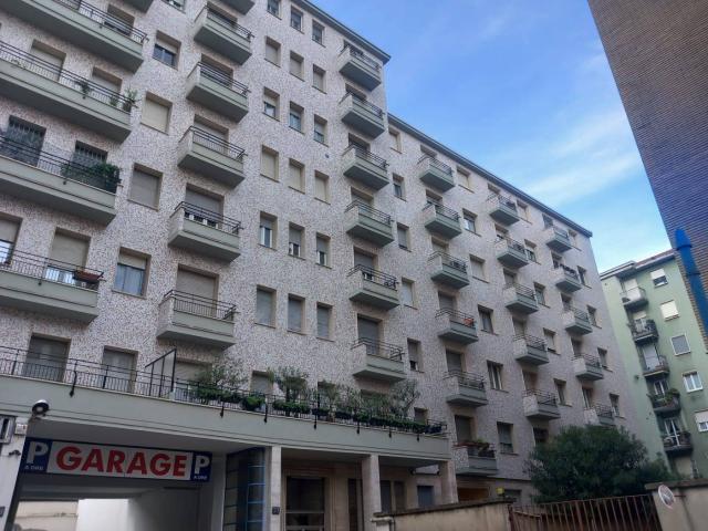 Stanza singola via Andrea Costa 27, Milano