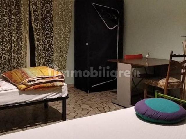 Stanza singola via Alberto Massone, Bologna