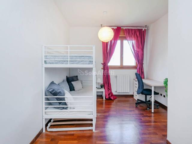 Stanza singola via Arcivescovo Calabiana 10, Milano