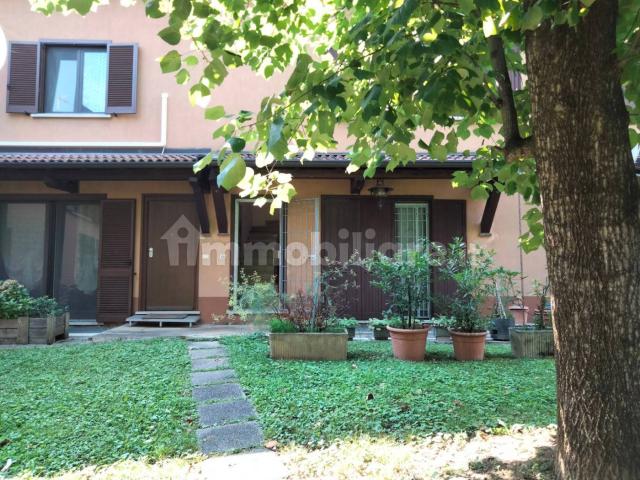 Stanza singola via Basento 22, Garbagnate Milanese