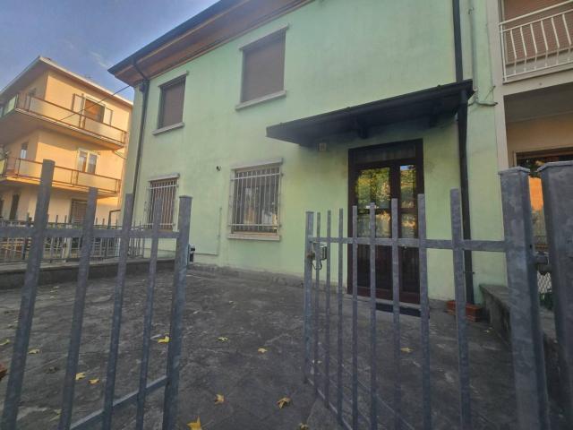 Stanza singola via Giulio Mazzoni, Piacenza