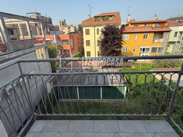 Stanza singola via Gian Giacomo Gilino 11, Milano