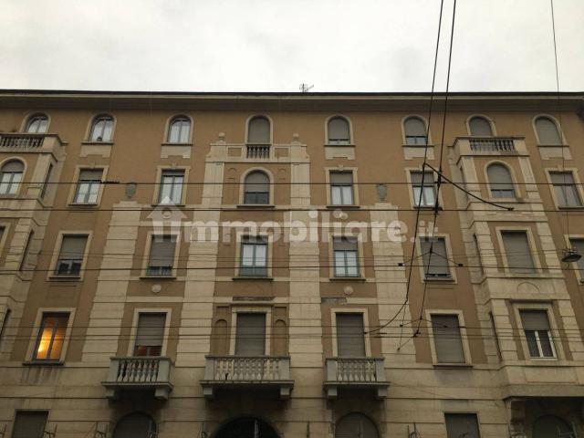 Stanza singola via degli Imbriani 32, Milano